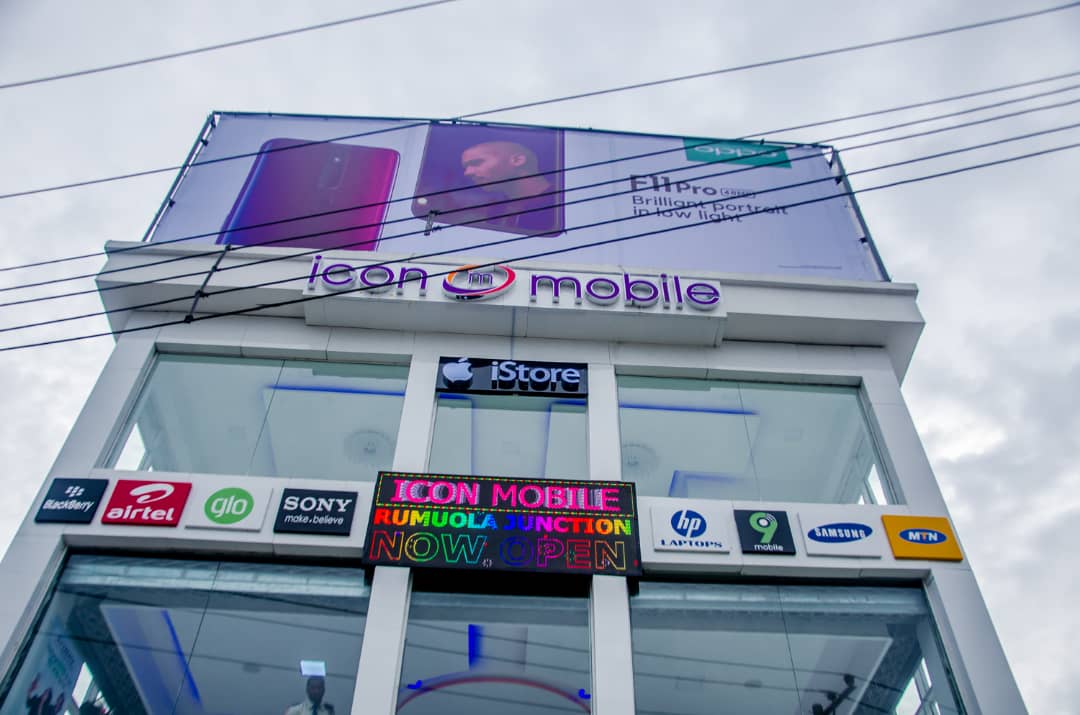 Read more about the article Top 8 Creative ways to Attract customers with Signage