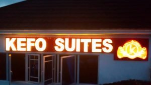 choosing a storefront signage